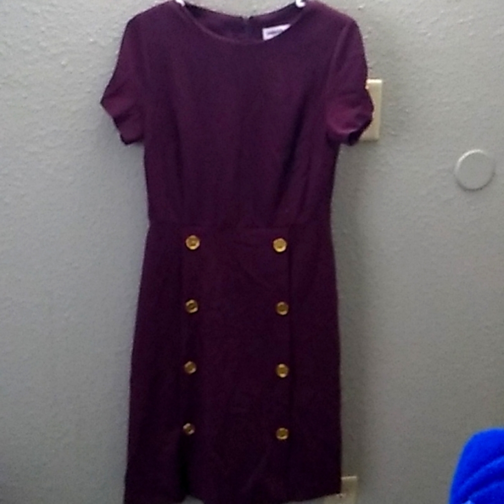 Women's dress with buttons